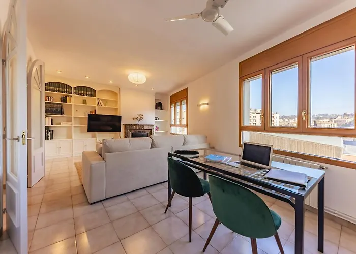 Bravissimo El Lleo, Bright 4-Bedroom Apartment
